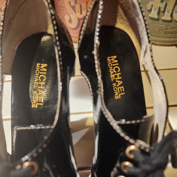 MICHAEL Michael Kors Peep Toe Oxford Black Patent Leather Heels 8.5 - Picture 9 of 12